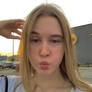 Meet your Posher, Savannah